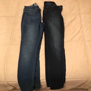2 pairs of blue jeggings
